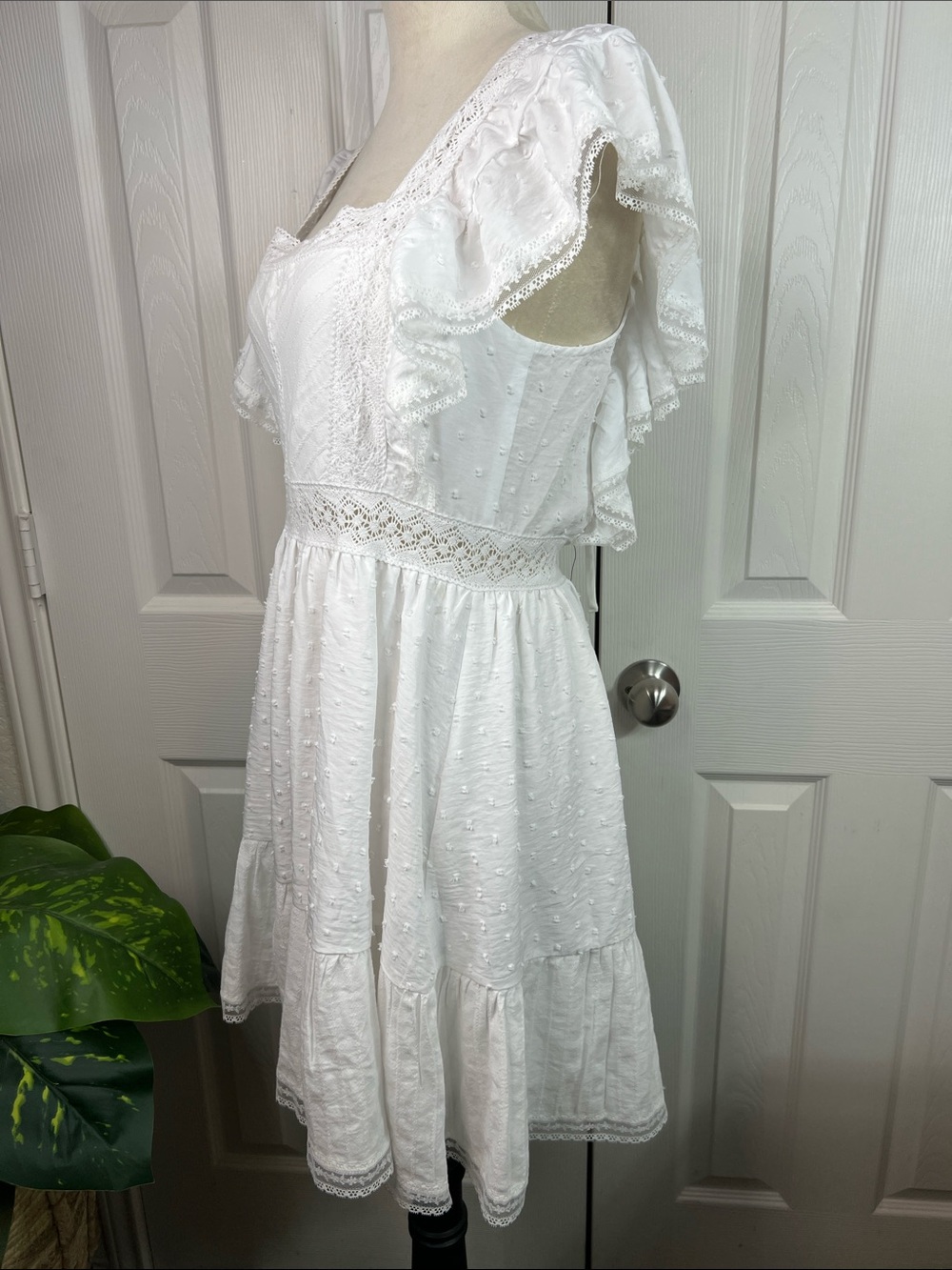 Francesca's Collections Addie Lace Hem Embroidered Mini Dress Size M - Picture 6 of 12